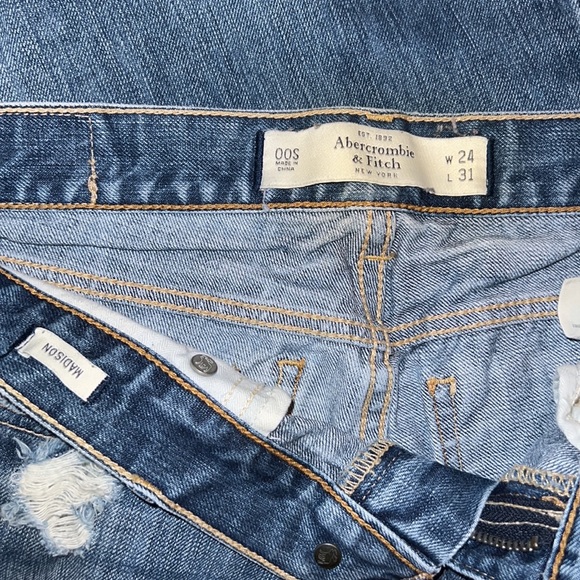 Abercrombie & Fitch Flare Leg Low Rise Distressed Jeans, size 00S 24/31 - Picture 9 of 13